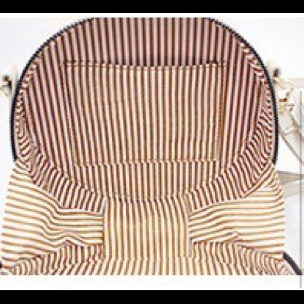 🎉HPX2🎉Nude Embroidery Floral Purse Vegan Leather - ONLY ONE LEFT!!! - Picture 3 of 4